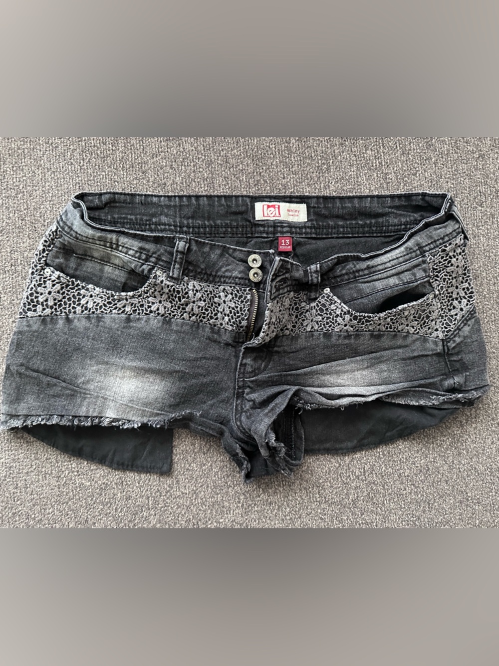 LEI Gray/black Distressed Women's Denim Short Shorts - Lace Detail